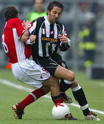 明日湖人战太阳伤病：里夫斯缺席，布克、狄龙出战成疑（湖人明日对阵太阳伤病更新：里夫斯缺阵，布克与狄龙出战成疑）