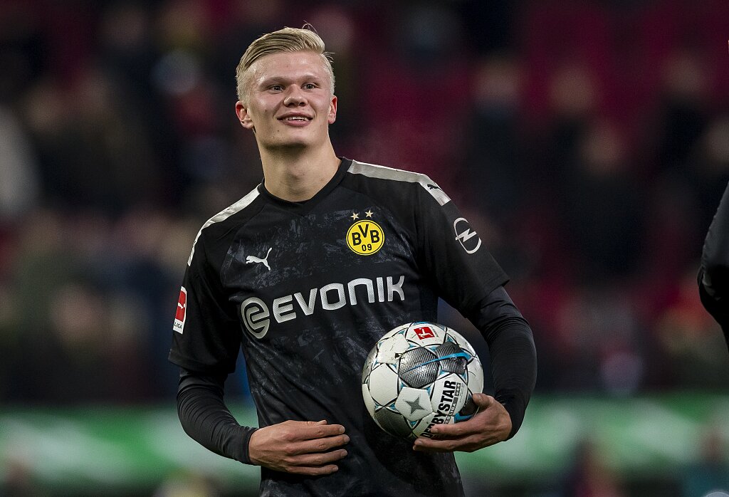 英超半场：西蒙斯传射，里沙利松破门，热刺2-0布伦特福德