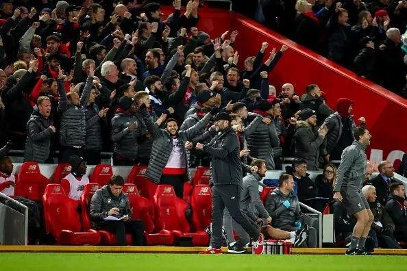 卡梅隆·布泽尔的得分奇迹：三次25+得分两双（卡梅隆·布泽尔三度砍下25+分两双，上演得分神迹）